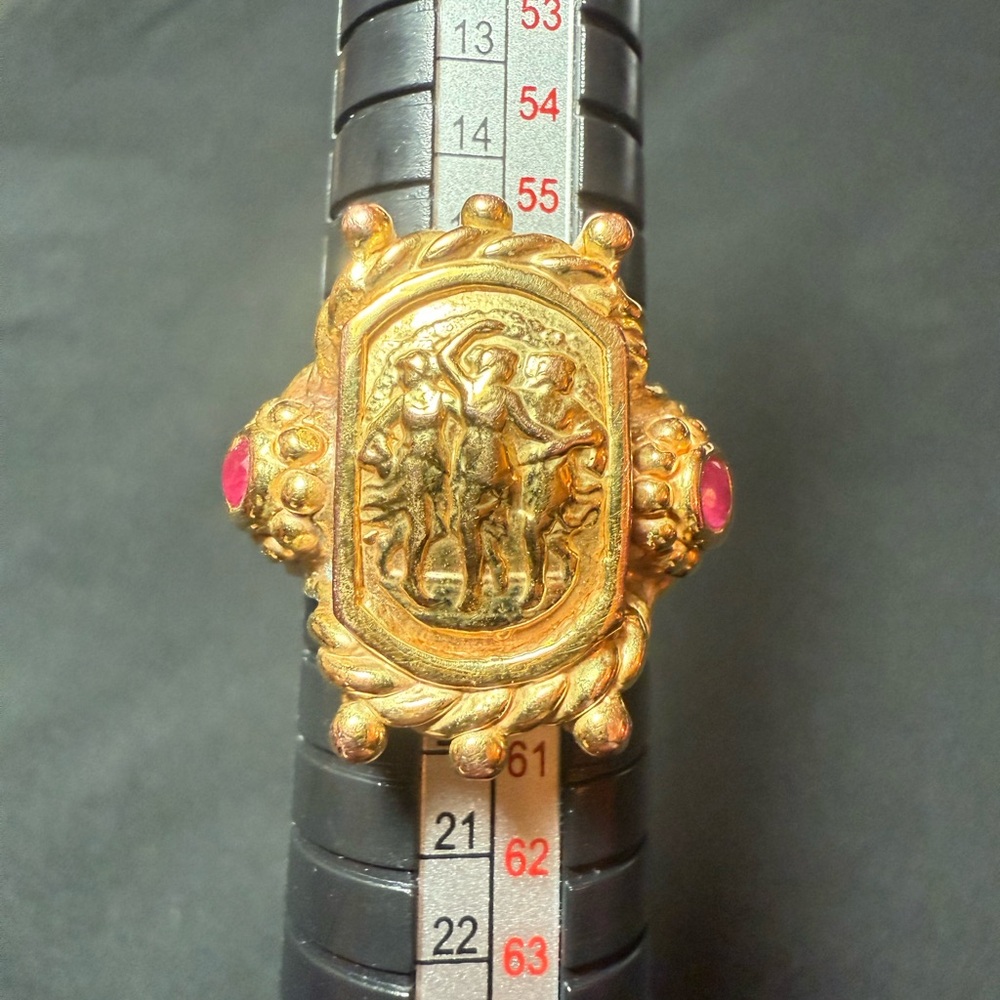 PRICE FIRM • EUC 14kt yellow gold ring Italy genuine ruby *RARE* size 8.5